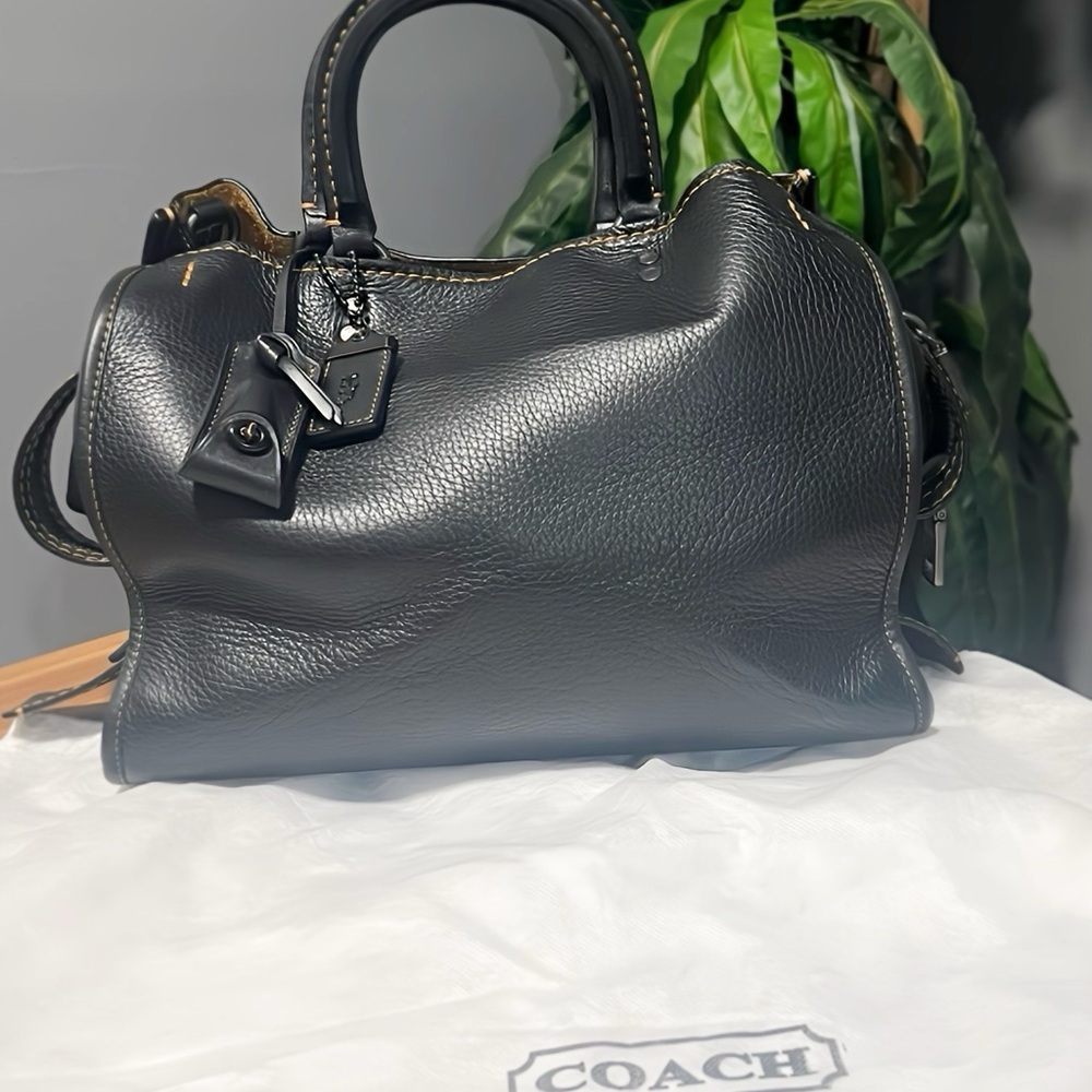 Vintage 1941 Rogue Coach Leather Runway Bag